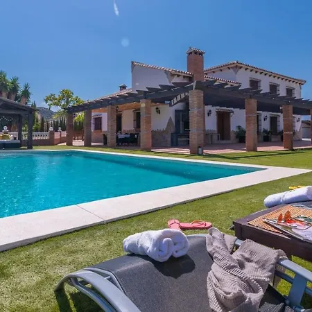 Villa Hacienda Los Remedios By Ruralidays
